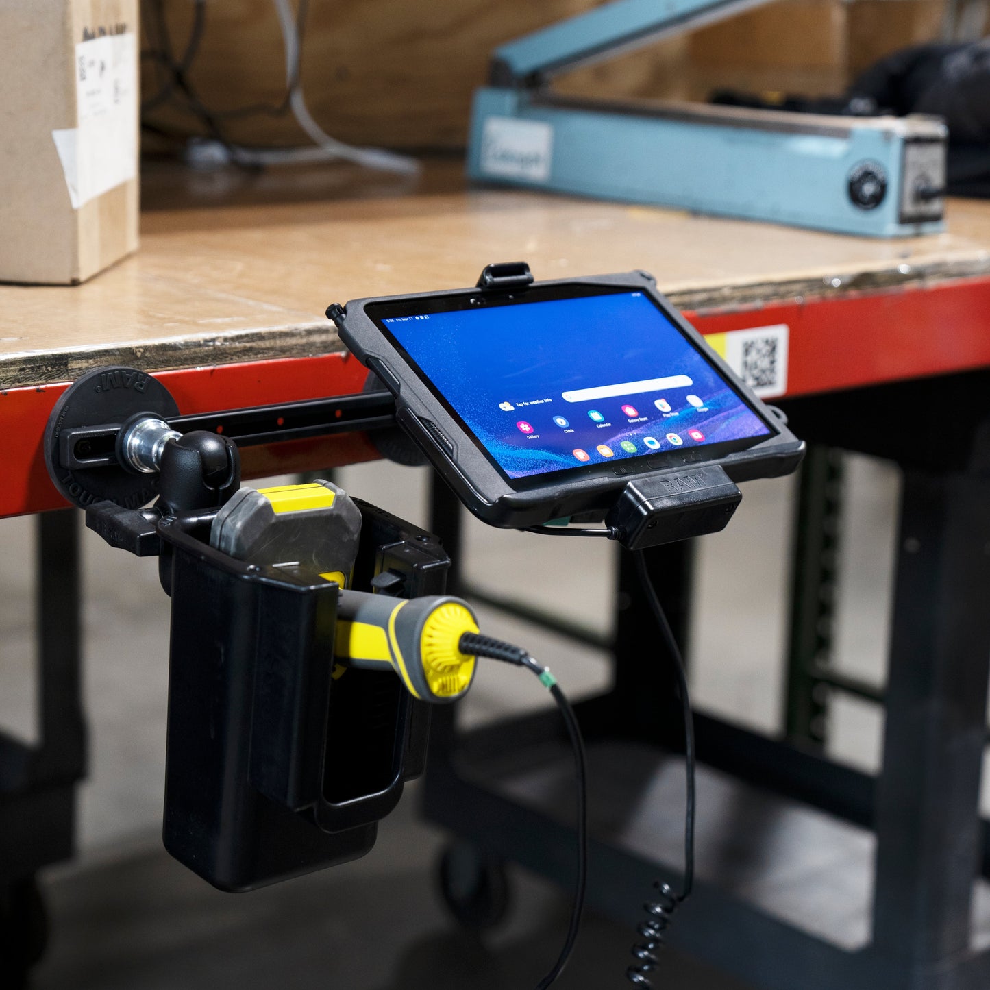 RAM® Tough-Track™ with Tough-Mag™ Heavy Duty Magnetic Track System (RAM-TRACK-EXA-9B-MAG88U)