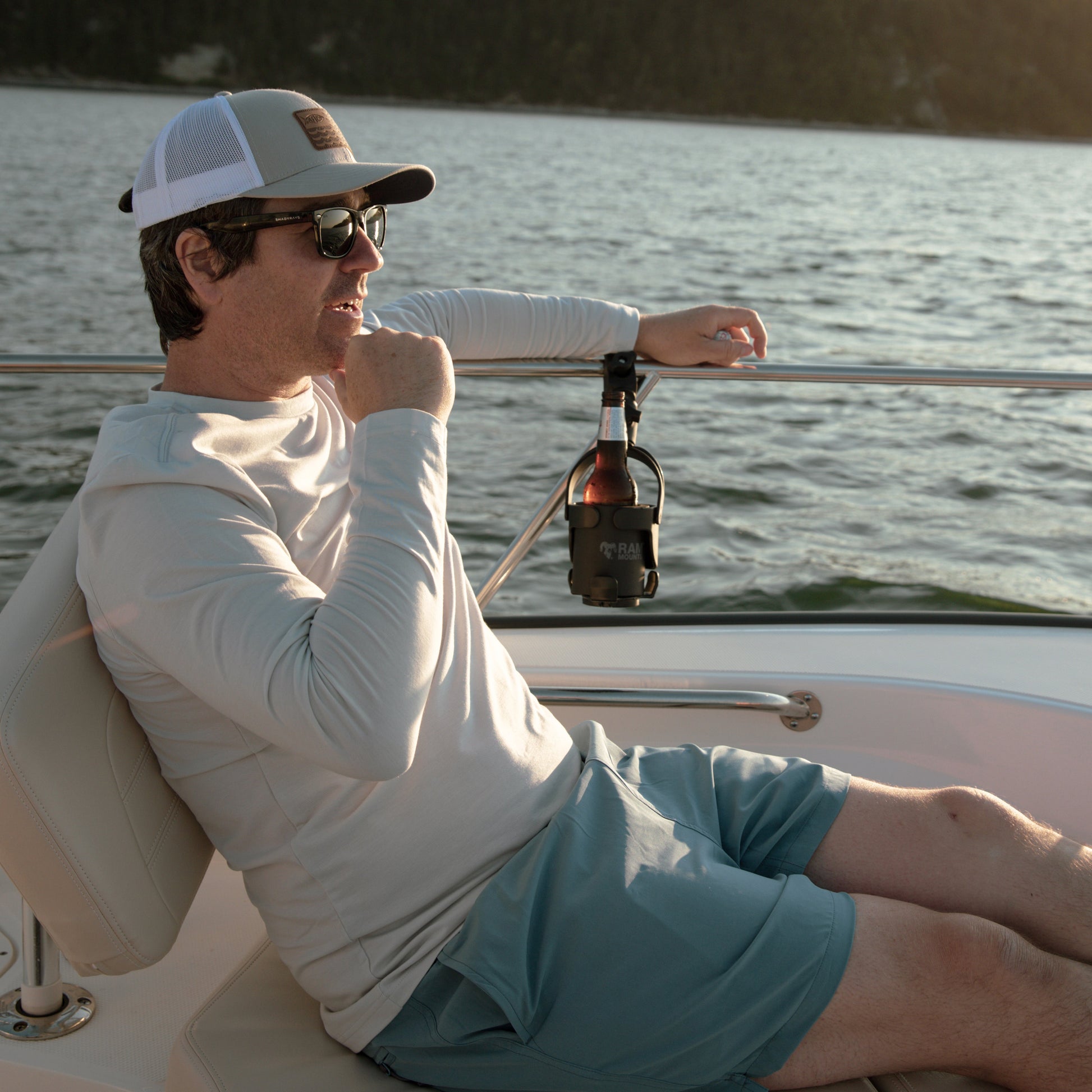 RAM® Level Cup™ XL 32oz Drink Holder with RAM® Tough-Claw™ (RAP-B-417-400U)